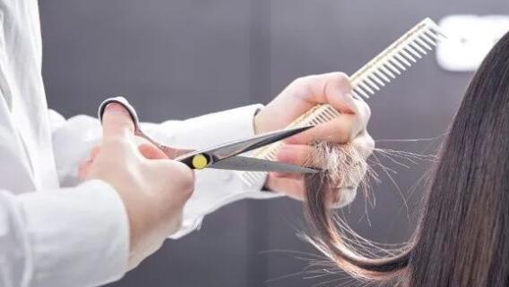 學(xué)美發(fā)要多久能出師_零基礎(chǔ)學(xué)美發(fā)_美發(fā)培訓(xùn) 學(xué)美發(fā)要多久能出師_零基礎(chǔ)學(xué)美發(fā)_美發(fā)培訓(xùn)